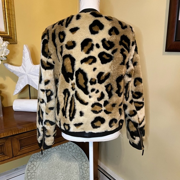 ✨STUNNING KARL LAGERFELD JACKET ✨ - Picture 2 of 5